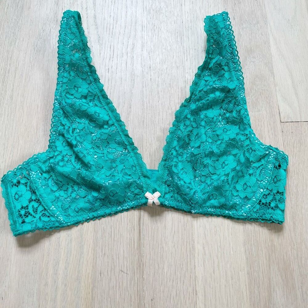 BUY 1 GET 1 FREE Blush Teal Floral Lace Triangle Bralette Wireless Bra Size m